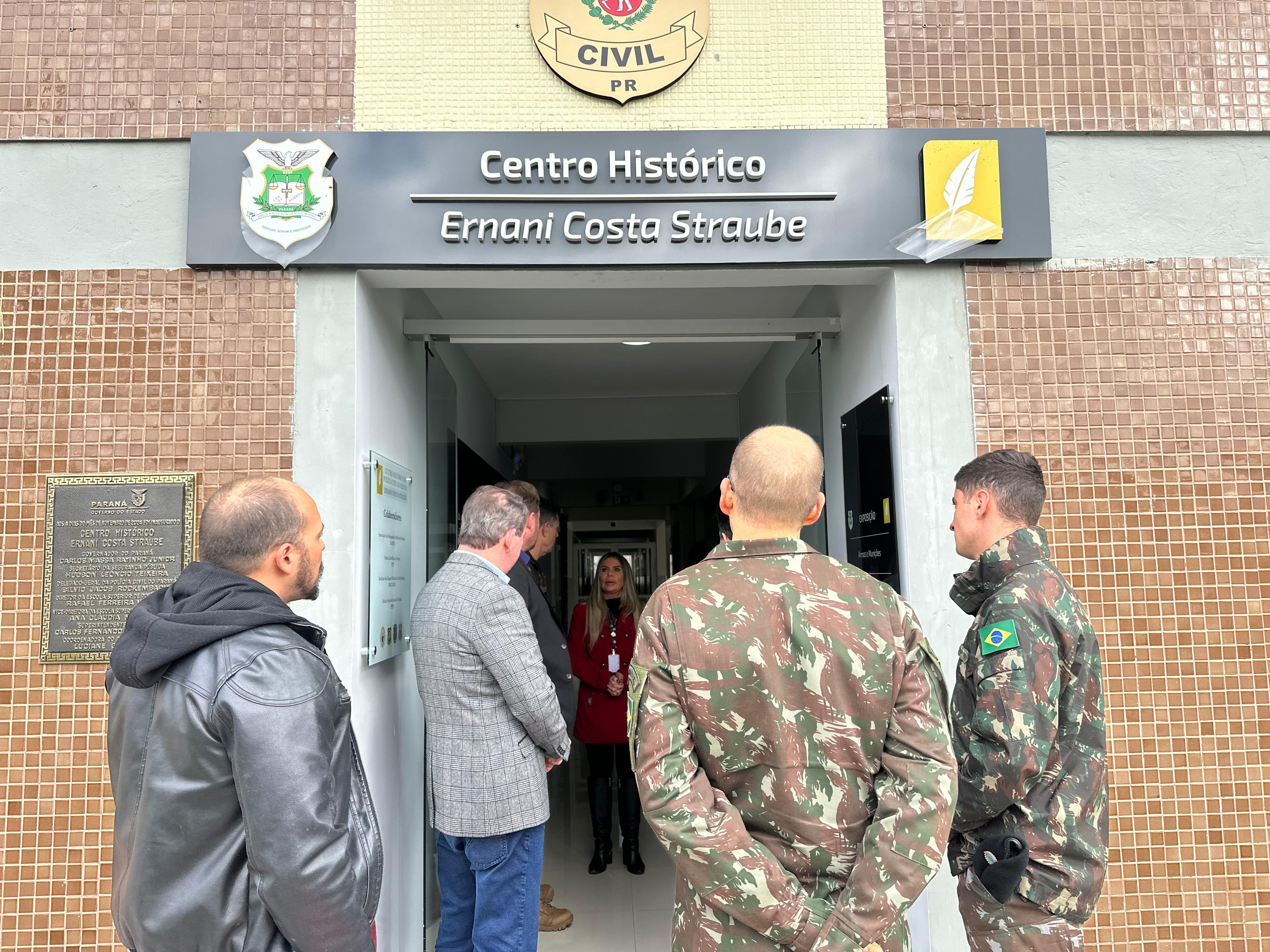 ESPC-PR recebe visita da 5ª Divisão de Exército
