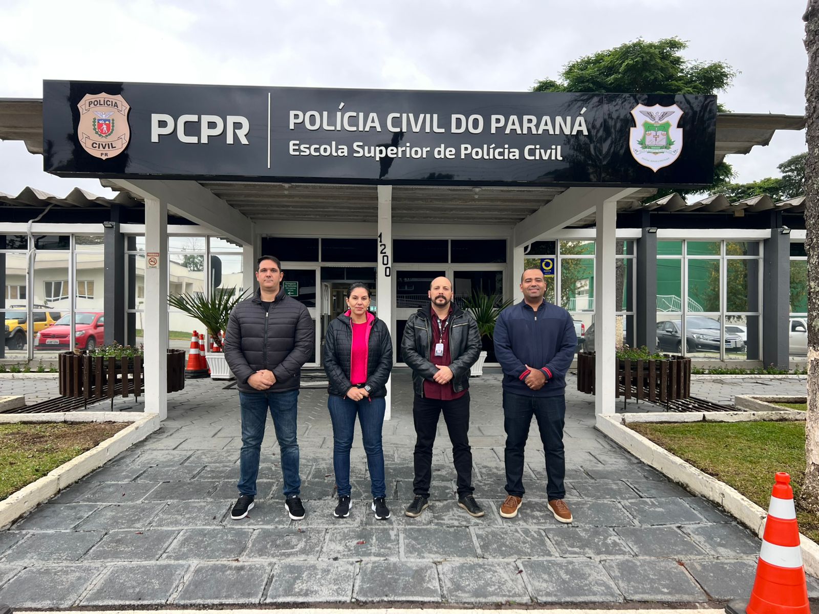 A Escola Superior de Polícia Civil do Paraná (ESPC-PR) recebeu, nesta terça-feira (10), a visita de integrantes do Departamento de Ciência e Tecnologia Aeroespacial (DCTA).