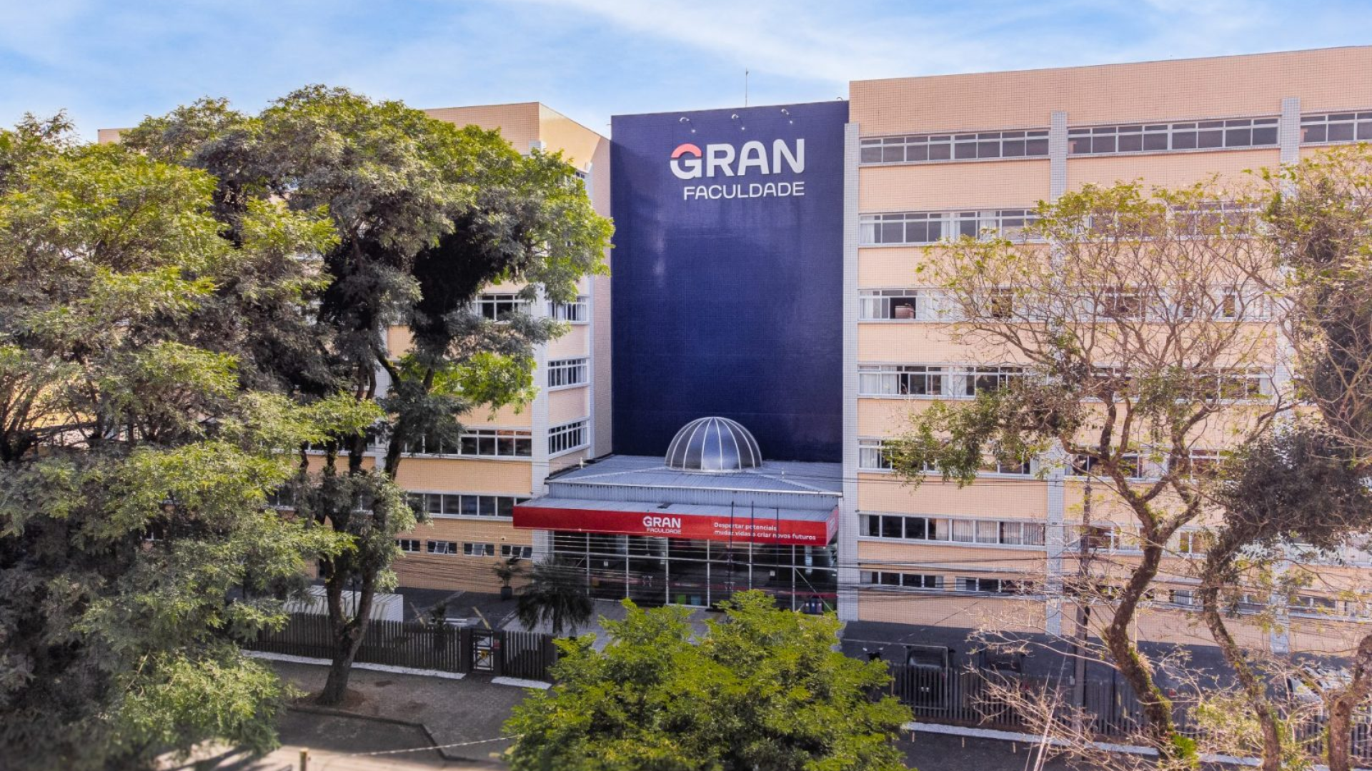 ESPC-PR firma convênio com a Gran Faculdade e garante benefícios exclusivos para policiais civis do Paraná