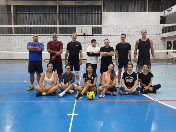 Convite para participar de treinamento de vôlei misto