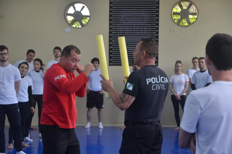 Aulas de Defesa Pessoal Policial
