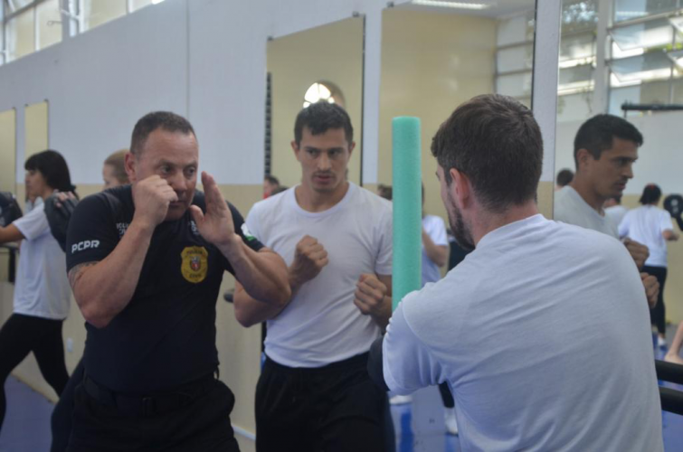 Aulas de Defesa Pessoal Policial