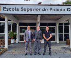 frente da escola