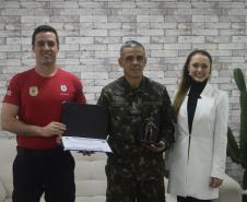 ESPC presta homenagem ao General da 8ª Brigada de Infantaria Motorizada