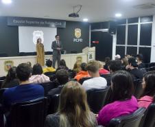 ESPC recebe visita de alunos do curso de direito da PUC-PR