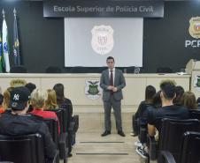 ESPC recebe visita de alunos do curso de direito da PUC-PR