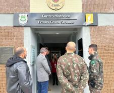 ESPC-PR recebe visita da 5ª Divisão de Exército