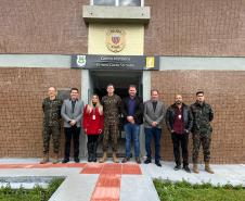 ESPC-PR recebe visita da 5ª Divisão de Exército