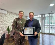 ESPC-PR recebe visita da 5ª Divisão de Exército