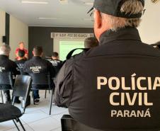 ESPC-PR realiza Curso de Operador Beretta APX e entrega novo armamento para policiais civis de três subdivisões