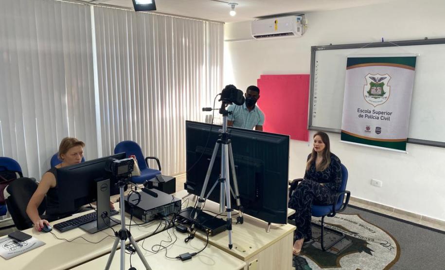 curso de capacitação de profissionais no atendimento humanizado de crianças e adolescentes.