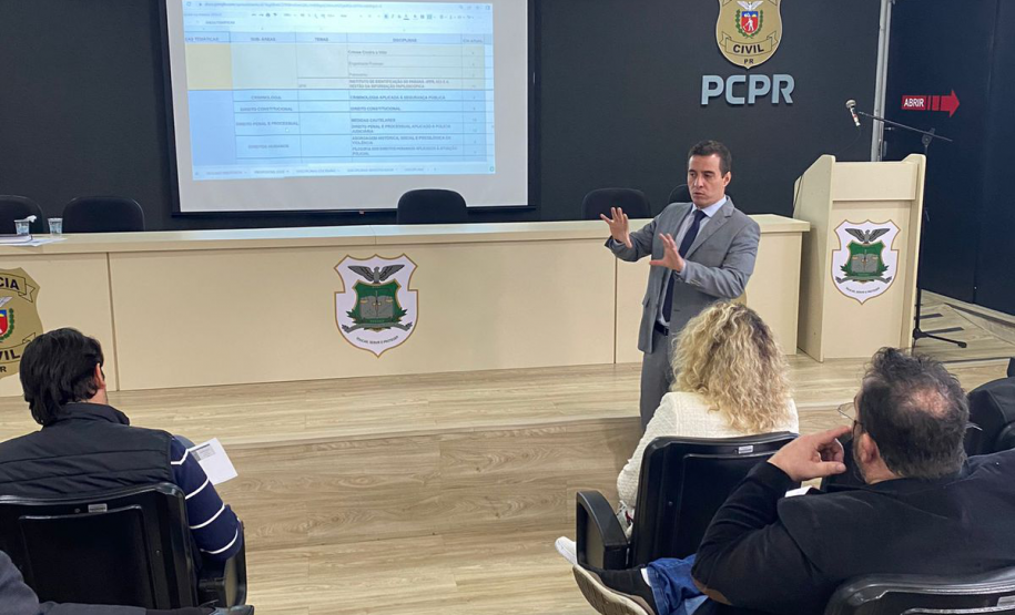 Dr. Rafael palestrando