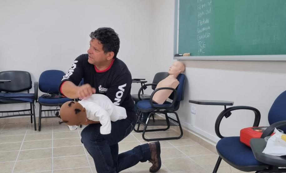 Curso Introdutório de Primeiros Socorros / 11
