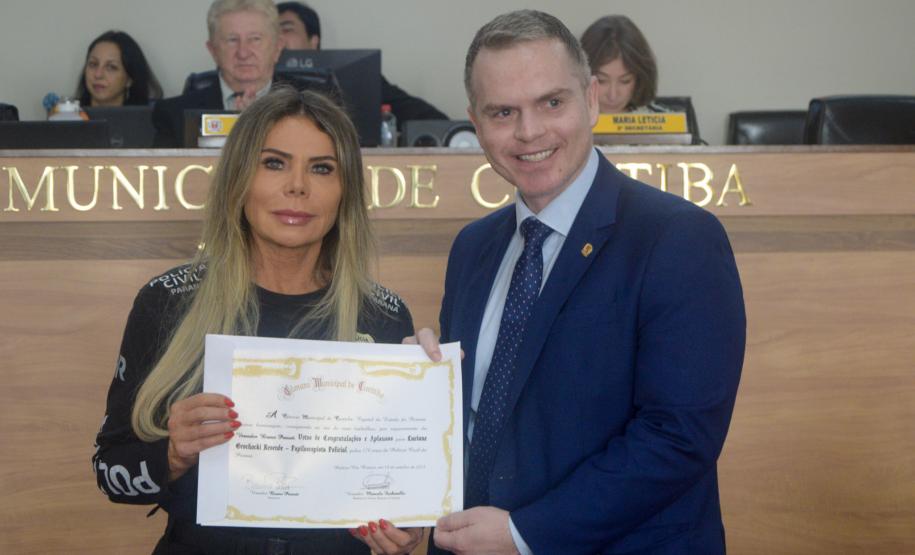 Policiais da ESPC recebem Votos de Congratulações e Aplausos da Câmara Municipal de Curitiba