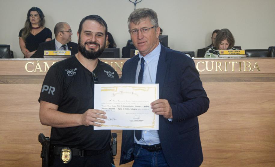 Policiais da ESPC recebem Votos de Congratulações e Aplausos da Câmara Municipal de Curitiba
