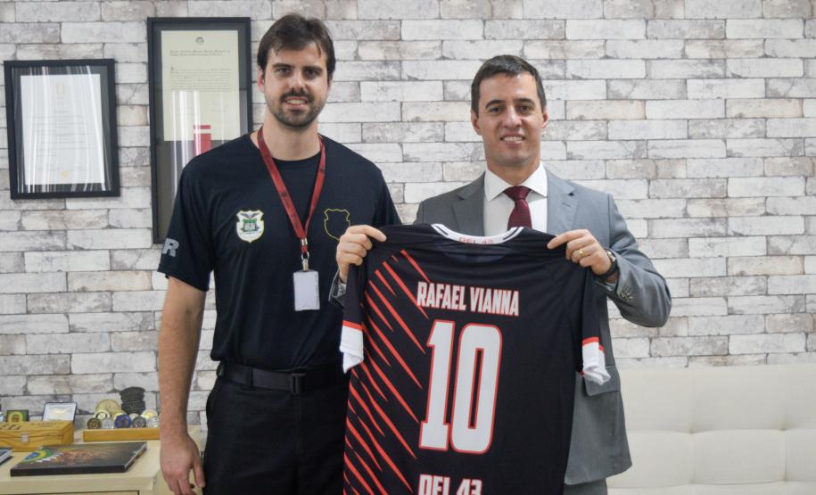 Diretor da ESPC é homenageado por alunos do Curso de Formação Técnico-Profissional de Carreiras Policiais de 2023