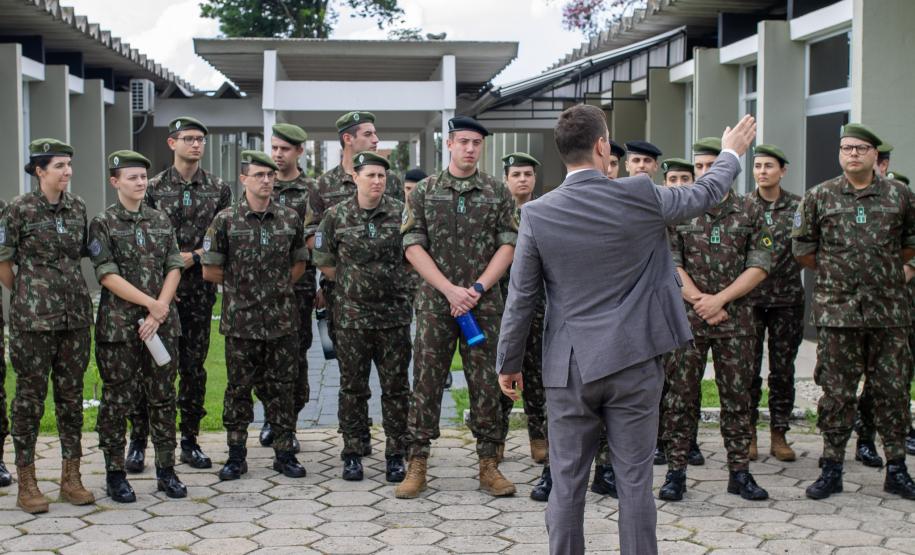 ESPC recebe visita de Aspirantes a Oficiais do Exército Brasileiro
