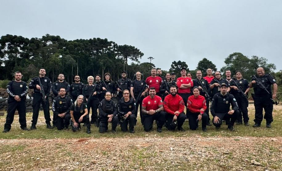 ESPC capacita 114 policiais para uso de fuzil