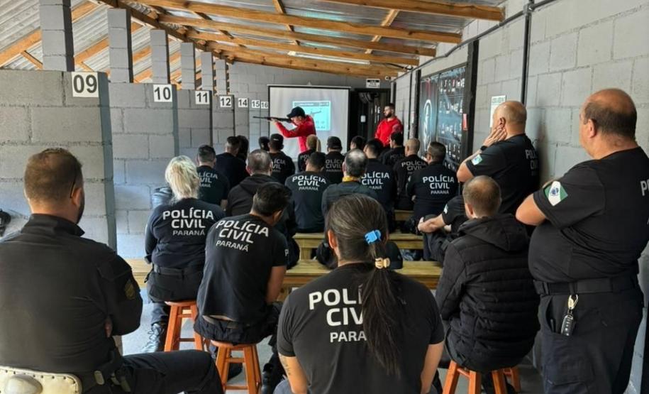 ESPC capacita 114 policiais para uso de fuzil