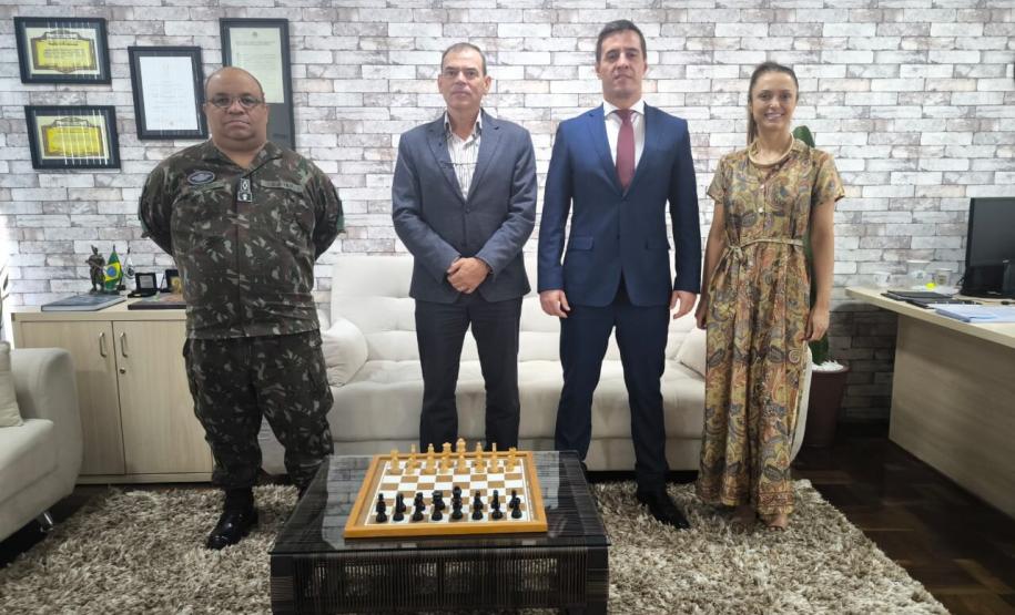 ESPC recebe visita de oficiais do Exército Brasileiro