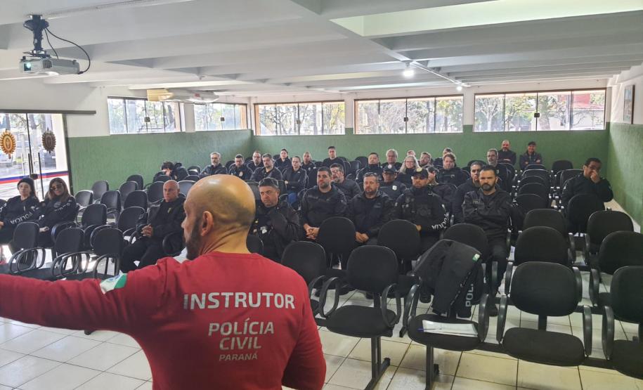 ESPC promove instruções para servidores em Apucarana