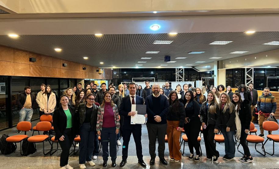 Diretor da ESPC apresenta Carreiras Policiais durante semana acadêmica da Universidade Positivo