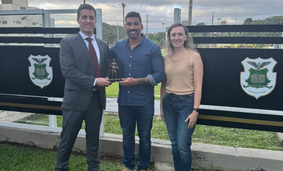 Superintendente da ESPC recebe homenagem