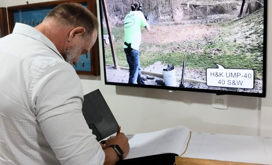 Centro Histórico Ernani Costa Straube recebe visita do Delegado-Geral