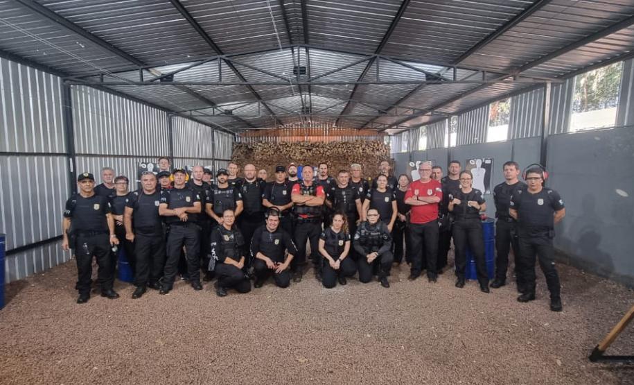 ESPC-PR realiza Curso de Operador Beretta APX e entrega novo armamento para policiais civis em Toledo