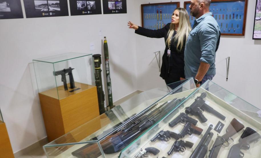 ESPC-PR recebe a visita do Secretário de Segurança