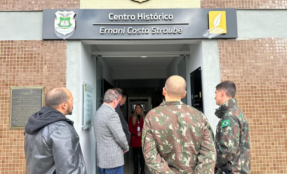 ESPC-PR recebe visita da 5ª Divisão de Exército