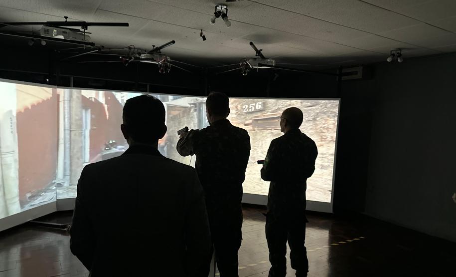 ESPC-PR recebe visita da 5ª Divisão de Exército