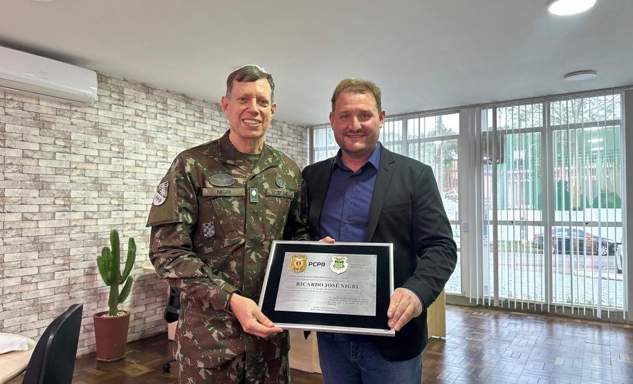 ESPC-PR recebe visita da 5ª Divisão de Exército