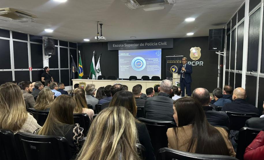 ESPC-PR sedia último dia de evento nacional que debate estratégias de combate ao crime organizado