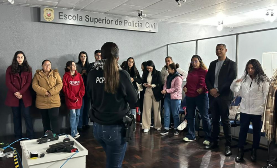 ESPC-PR recebe visita dos alunos do curso de Direito da Gran Faculdade