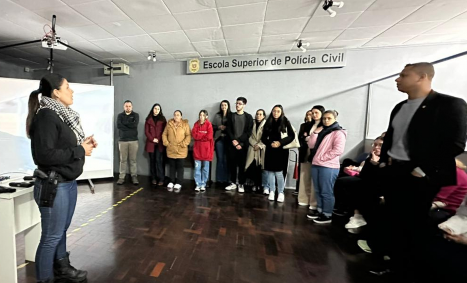 ESPC-PR recebe visita dos alunos do curso de Direito da Gran Faculdade