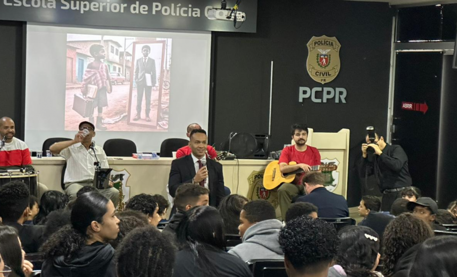 ESPC-PR realiza evento do Projeto Espelho em alusão ao Dia da Consciência Negra.