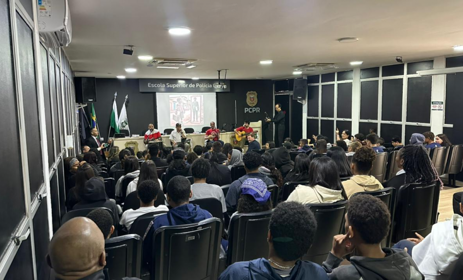 ESPC-PR realiza evento do Projeto Espelho em alusão ao Dia da Consciência Negra.