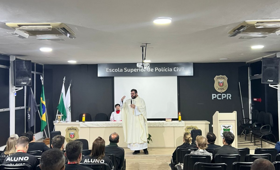 ESPC-PR realiza missa em memória de policiais civis