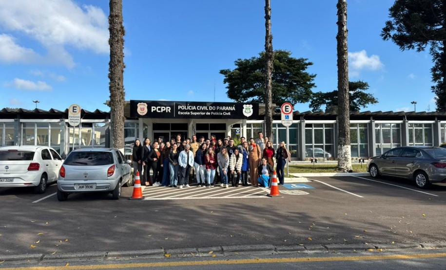 ESPC-PR recebe visita dos alunos do curso de Direito da Gran Faculdade