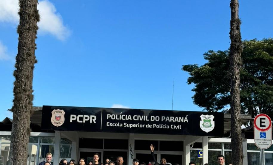 ESPC-PR recebe visita dos alunos do curso de Direito da Gran Faculdade