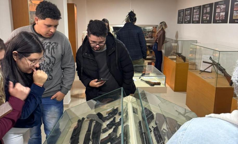 ESPC-PR recebe visita dos alunos do curso de Direito da Gran Faculdade