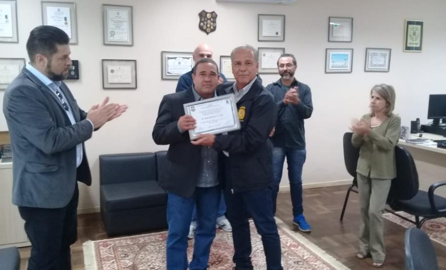 ESPC homenageia investigador Osmair