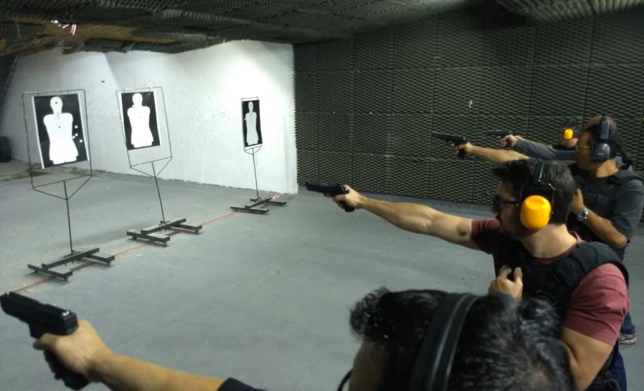 Atualização de armamento e tiro para policiais da Divisão de Crimes a Corrupção