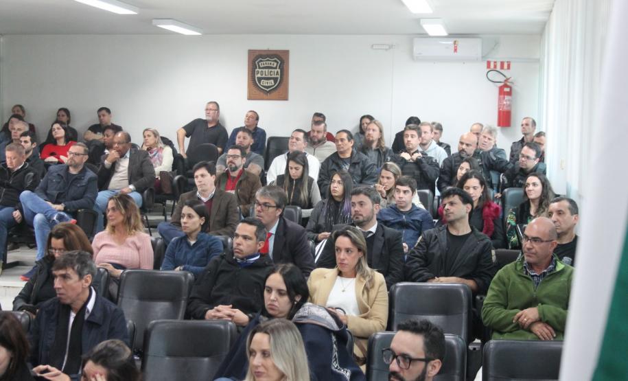 . Palestra sobre enfrentamento ao suicídio
