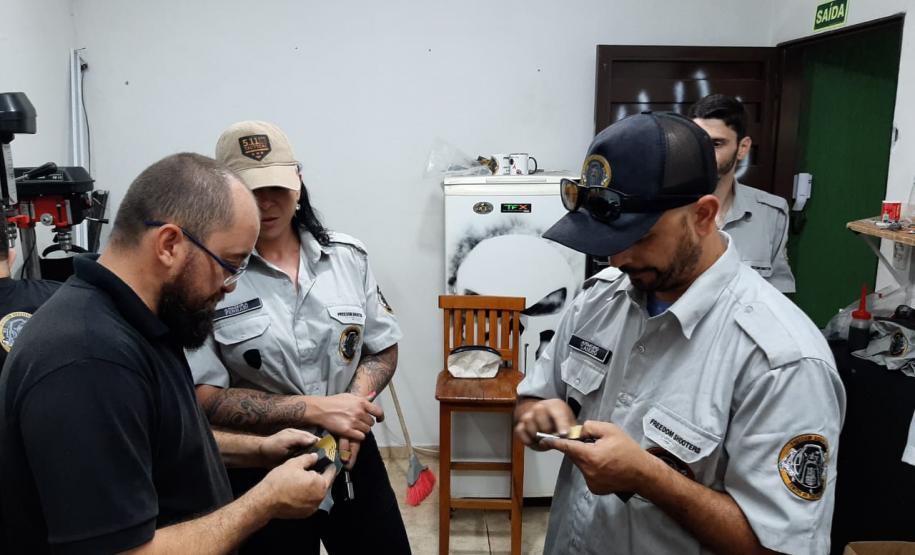 armeiro Investigadores da ESPC fazem curso de armeiro